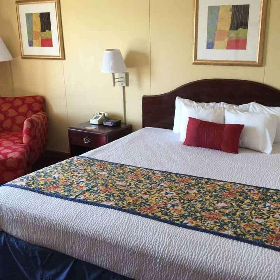 Astoria Hotel Danville West Dış mekan fotoğraf